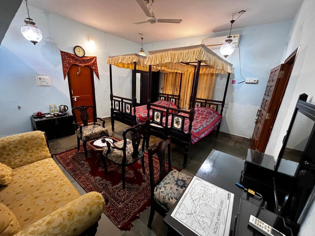 Sharad Baug Homestay Bhuj Exterior foto
